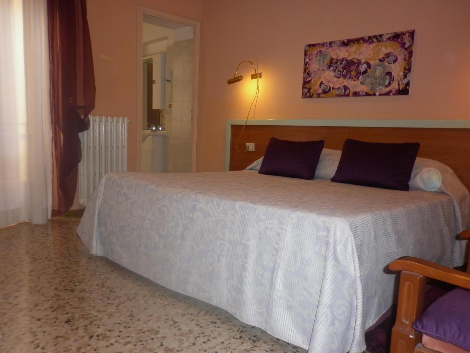 Hotel San Donnino Fidenza Quarto foto