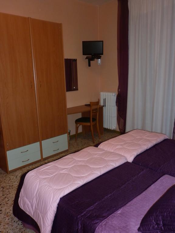 Hotel San Donnino Fidenza Quarto foto